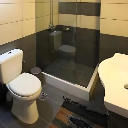 Lina Syros アゾリムノス