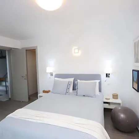 Lina Syros Villa Azolimnos